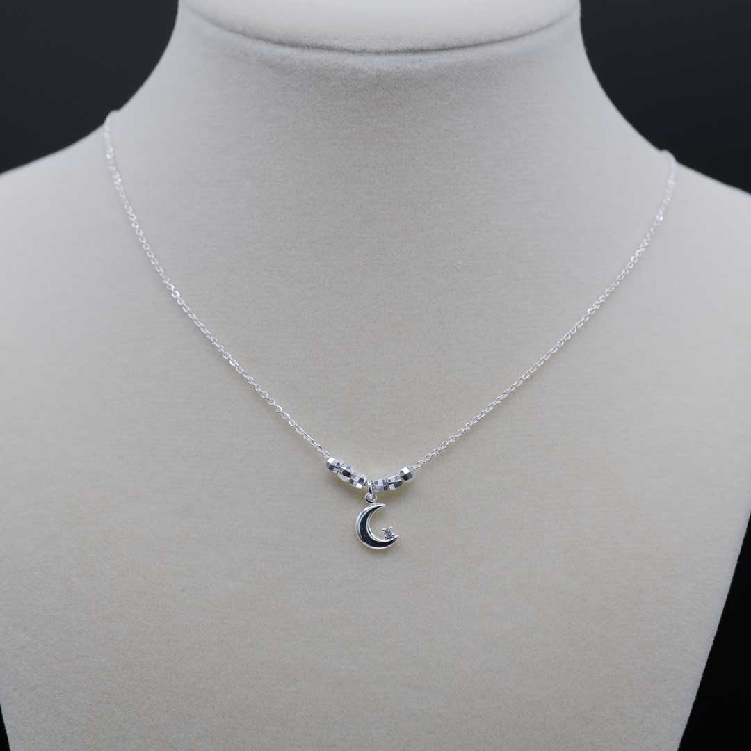 シルバーネックレス　月 3