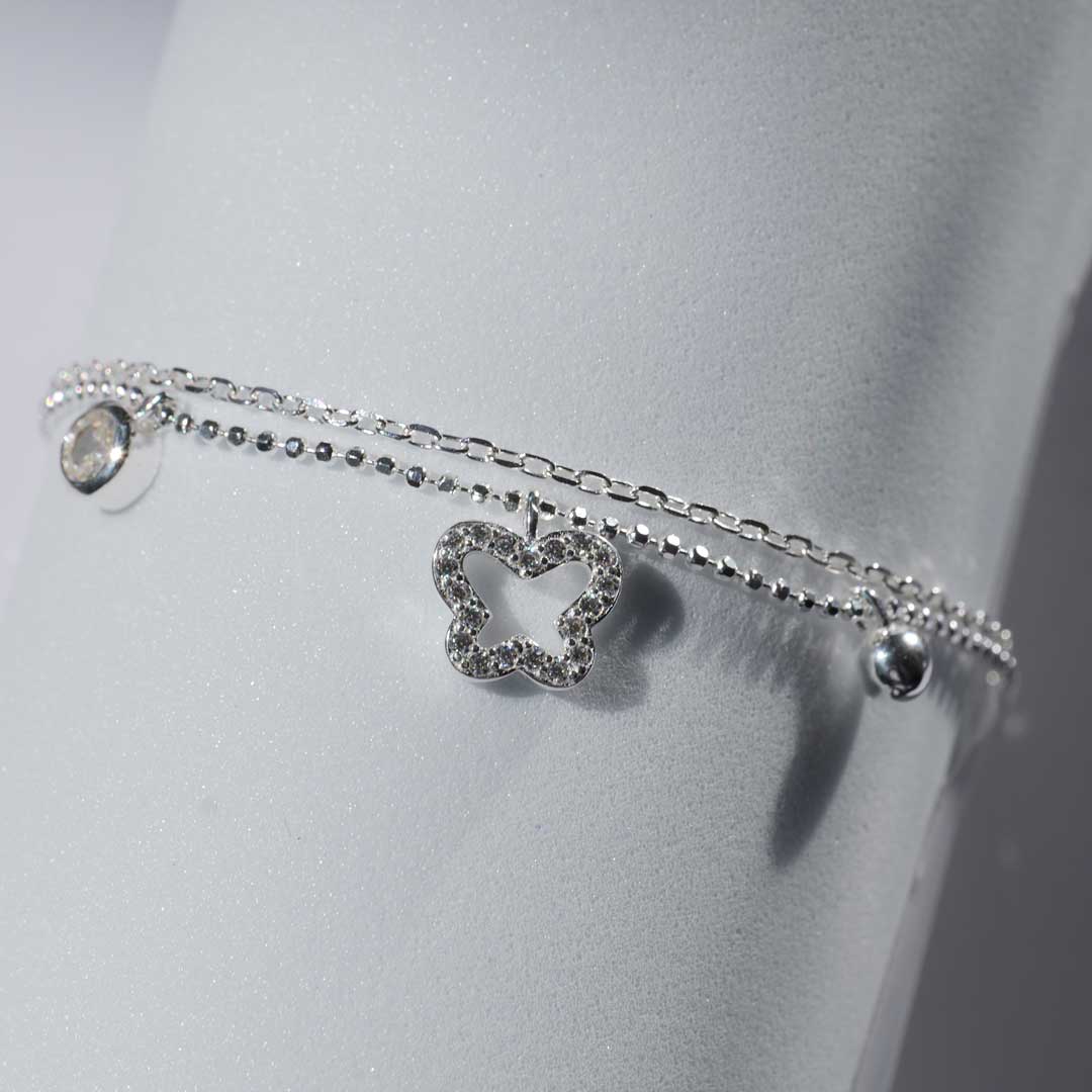 シルバーブレスレット　蝶　長さ調節可能