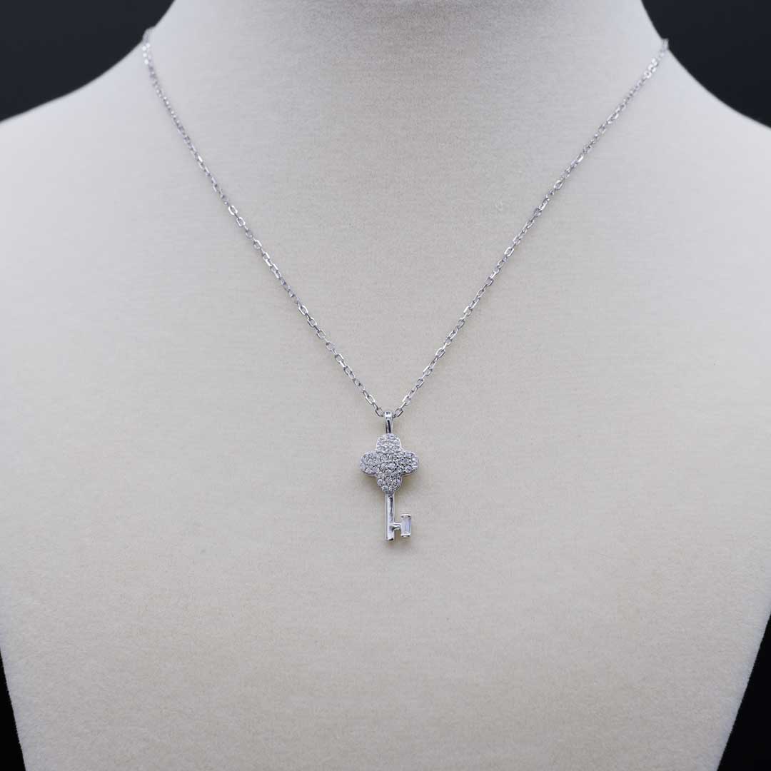 鍵のシルバーネックレスとピアス　セット 7