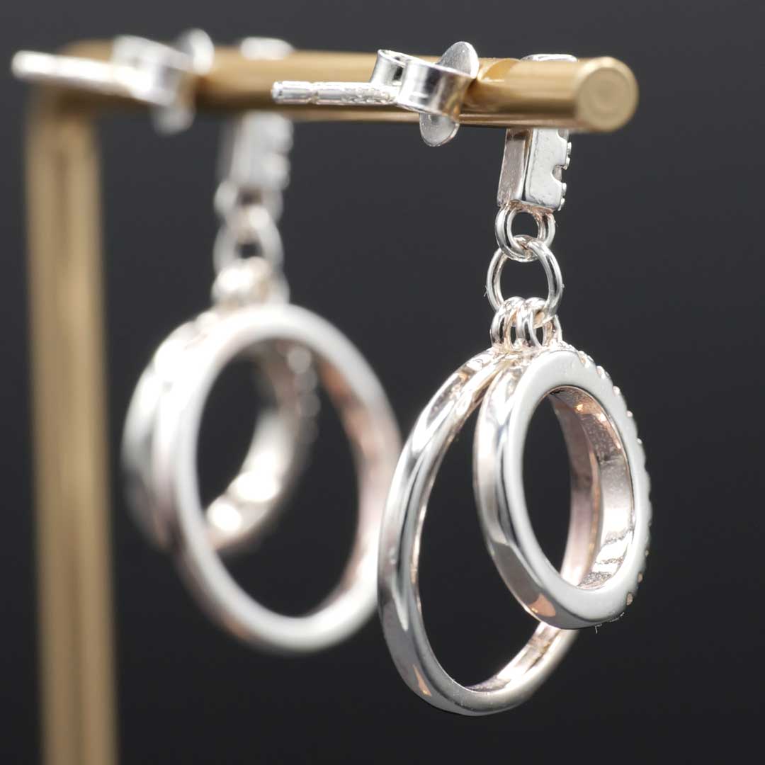 シルバーピアス　２つの円 2