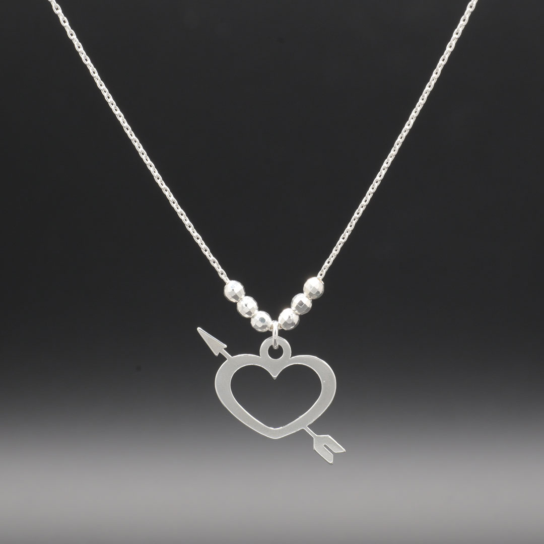 シルバーネックレス　ハートと矢